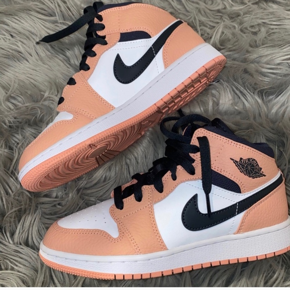 Pink Quartz Jordan 1 Mid